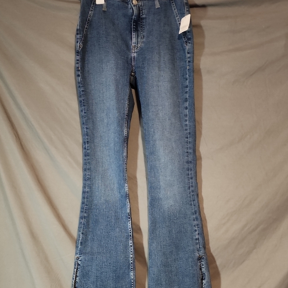We The Free NWT Classic Blue Jeans - Picture 3 of 6